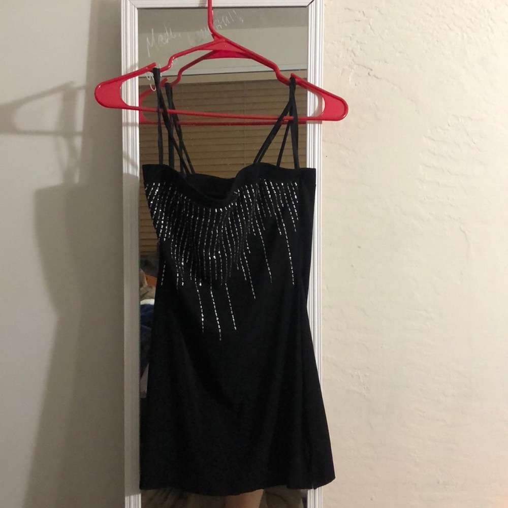 Short black dress, 2ft and 5 in. Size Small